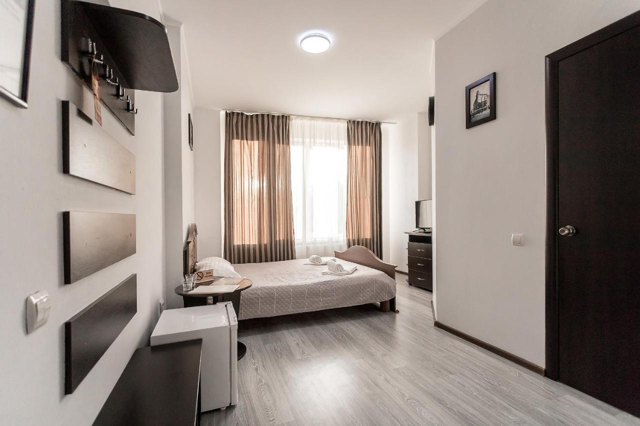 Sunlit Hotel Ivano-Frankivsk Buitenkant foto