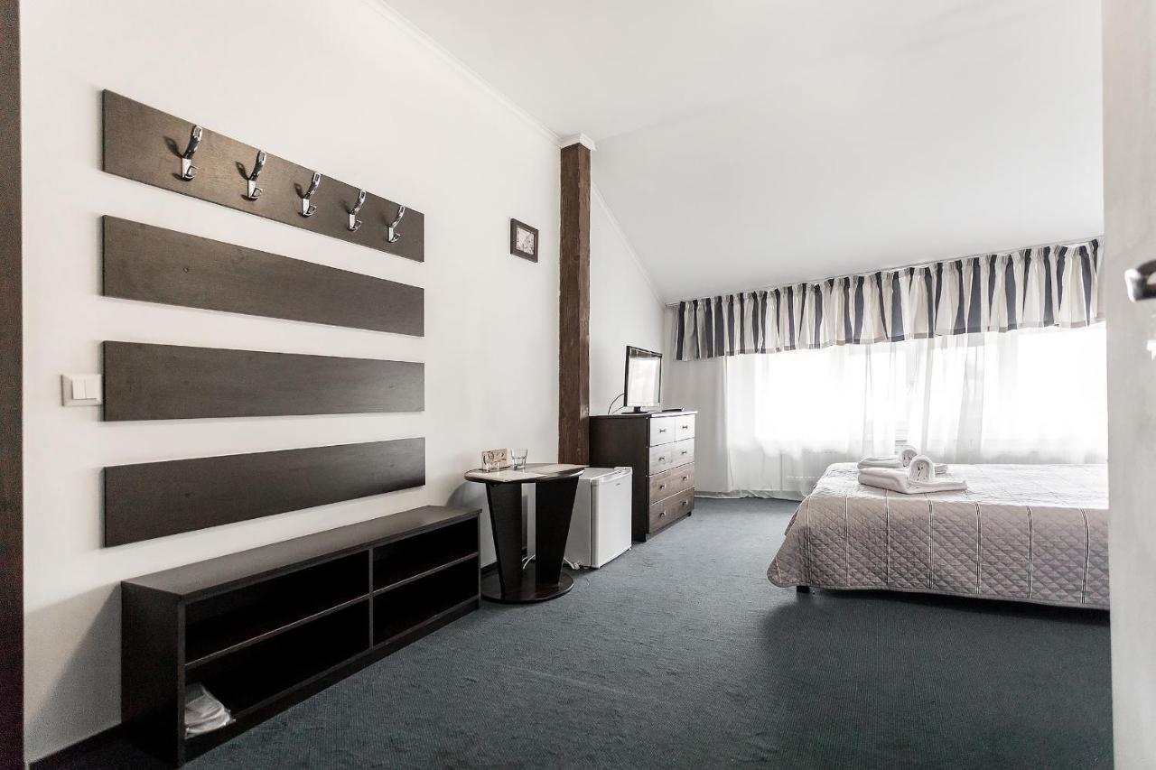 Sunlit Hotel Ivano-Frankivsk Buitenkant foto