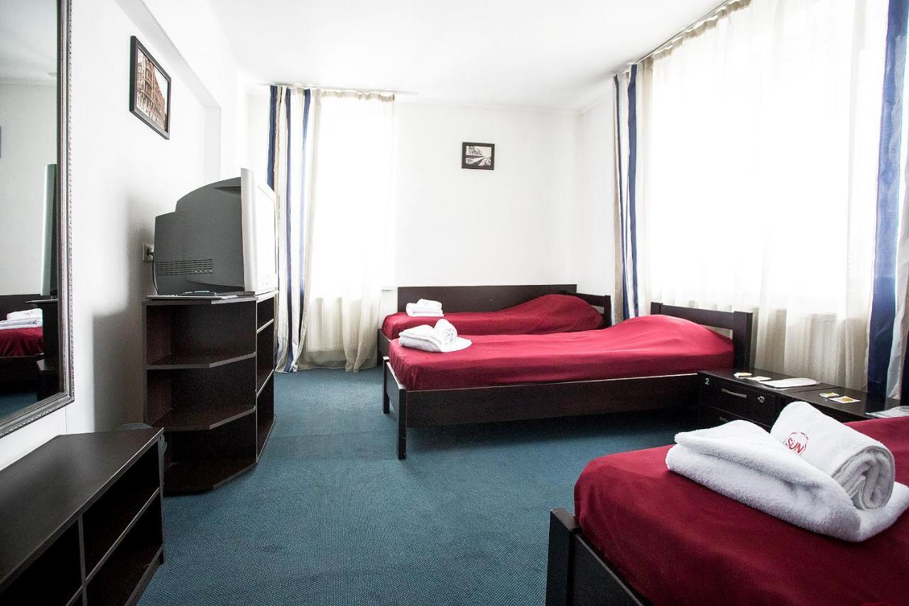 Sunlit Hotel Ivano-Frankivsk Buitenkant foto