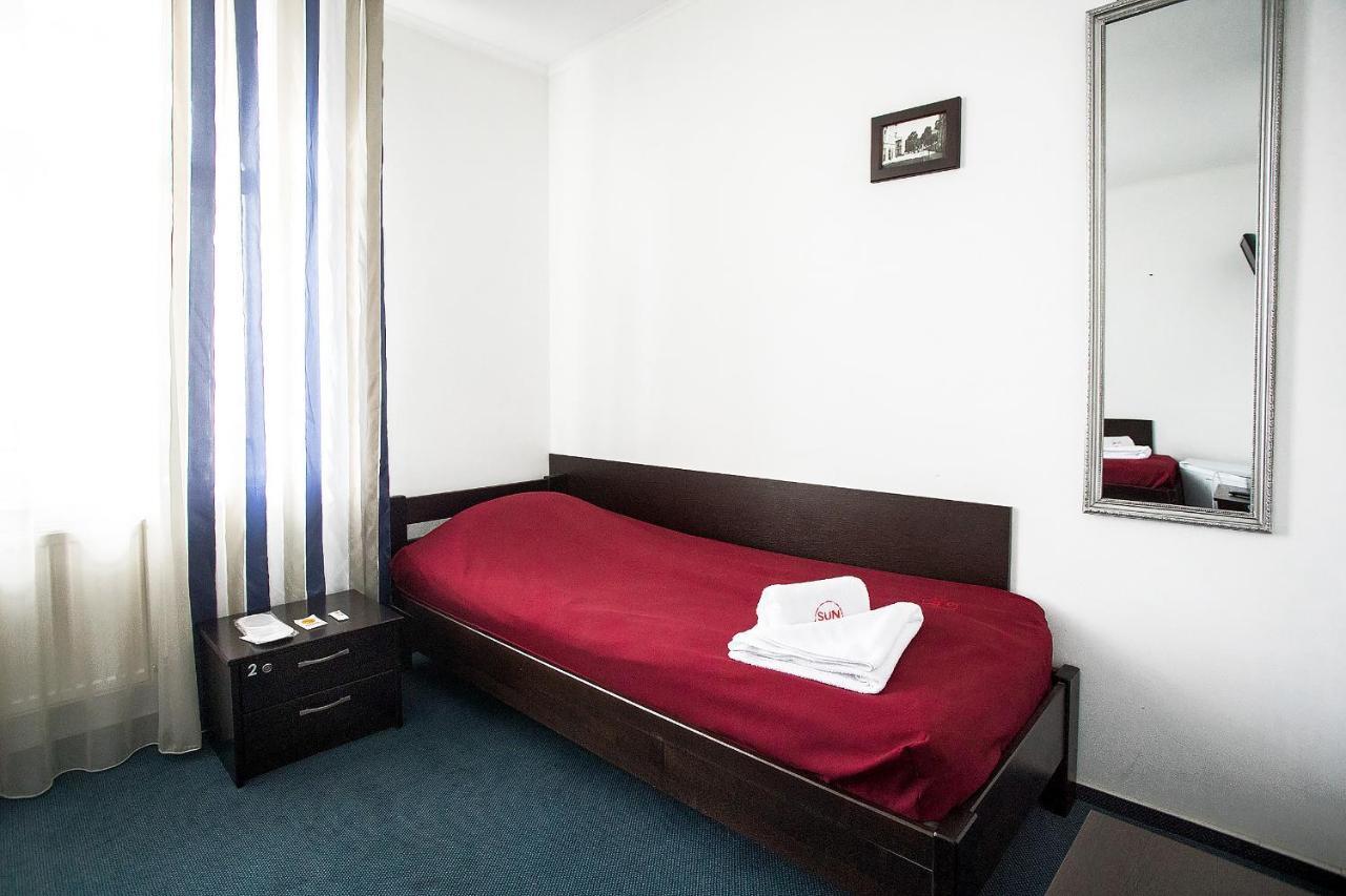 Sunlit Hotel Ivano-Frankivsk Buitenkant foto